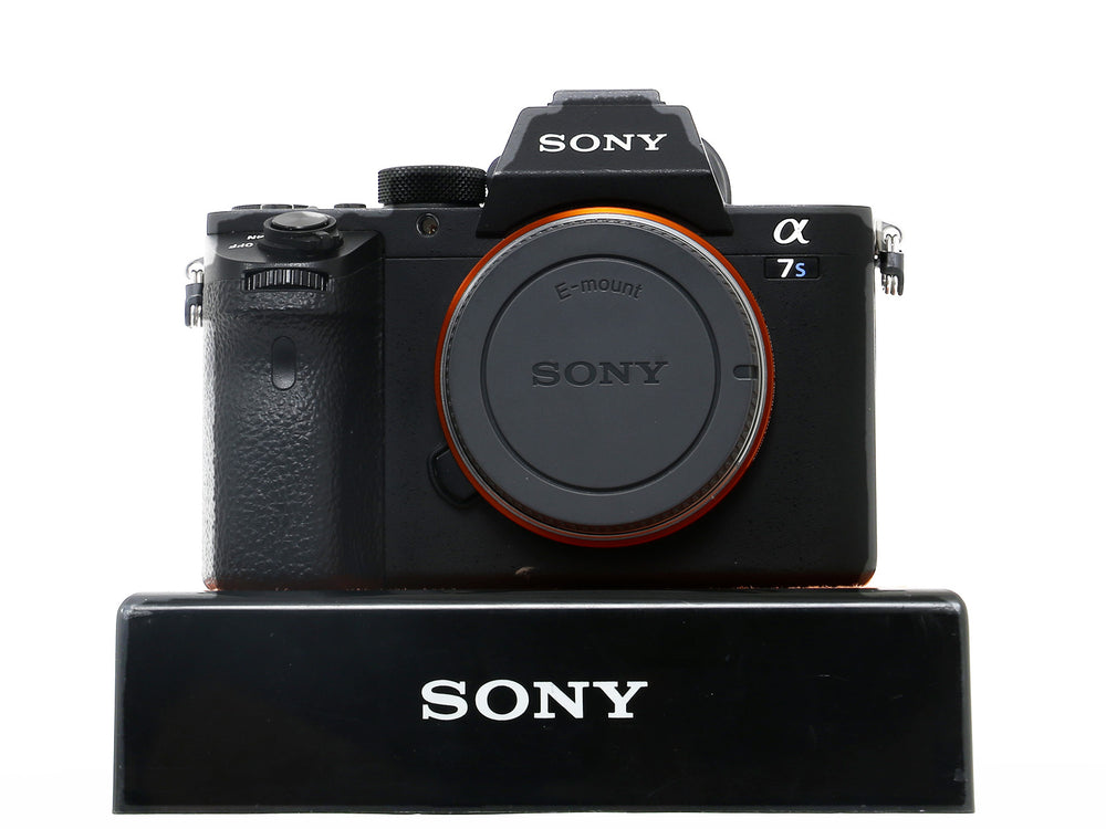 Occasion Sony A7S II with grip (39,000 Shutter Actuations)