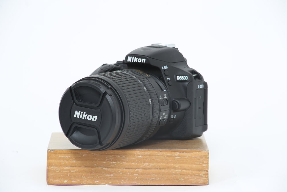 Occasion Nikon D5600 (10'741 Décl.) + AF-S 18-140mm f3.5-5.6G ED DX VR