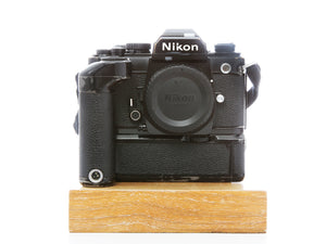 Occasion Nikon FA avec poignée moteur.